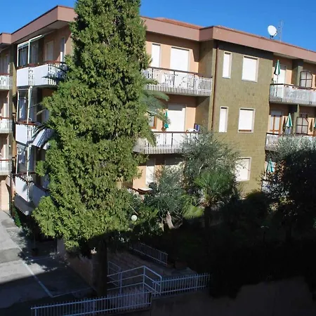 In - Ligurische Riviera 22438 Apartment *